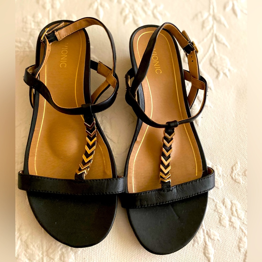EUC black Vionic wedge sandals size 9
